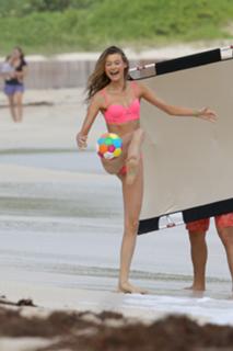 Behati Prinsloo feet photo thumbnail