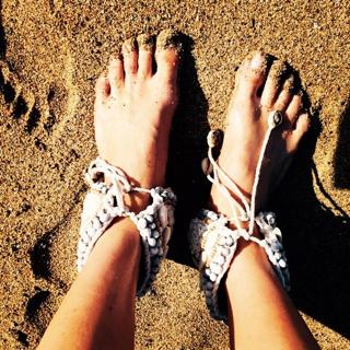Behati Prinsloo feet photo thumbnail
