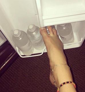Behati Prinsloo feet photo thumbnail