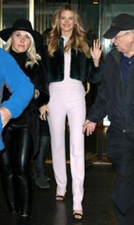 Behati Prinsloo feet photo thumbnail