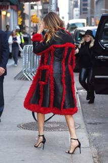 Behati Prinsloo feet photo thumbnail