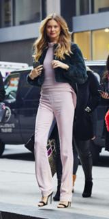 Behati Prinsloo feet photo thumbnail