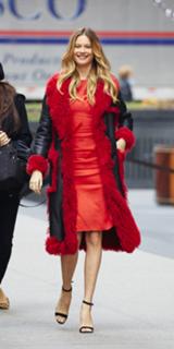 Behati Prinsloo feet photo thumbnail
