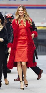 Behati Prinsloo feet photo thumbnail