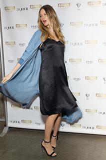 Behati Prinsloo feet photo thumbnail