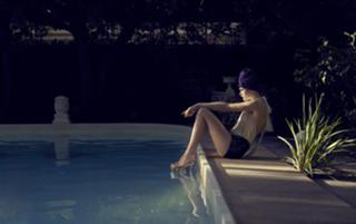 Behati Prinsloo feet photo thumbnail