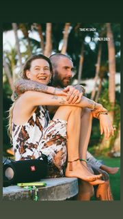 Behati Prinsloo feet photo thumbnail