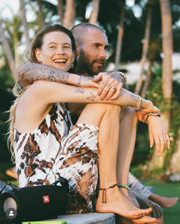 Behati Prinsloo feet photo thumbnail