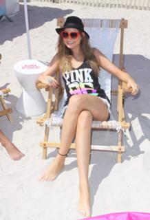 Behati Prinsloo feet photo thumbnail