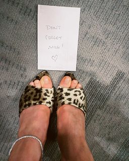 Behati Prinsloo feet photo thumbnail