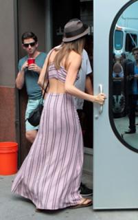 Behati Prinsloo feet photo thumbnail