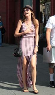 Behati Prinsloo feet photo thumbnail