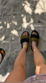 Behati Prinsloo feet photo thumbnail