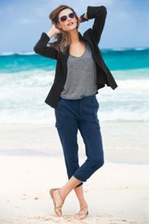 Behati Prinsloo feet photo thumbnail