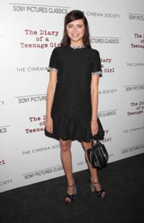 Bel Powley feet photo thumbnail