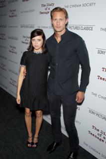 Bel Powley feet photo thumbnail