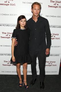 Bel Powley feet photo thumbnail