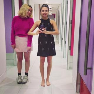 Bel Powley feet photo thumbnail