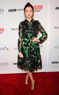 Bel Powley feet photo thumbnail