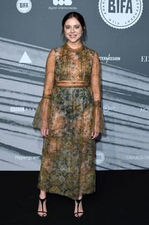 Bel Powley feet photo thumbnail