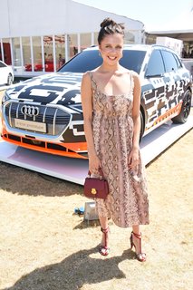 Bel Powley feet photo thumbnail