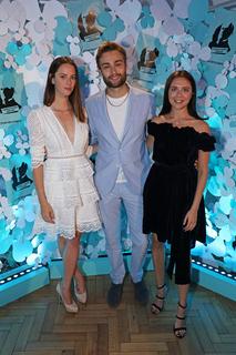 Bel Powley feet photo thumbnail