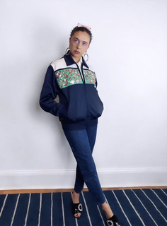 Bel Powley feet photo thumbnail