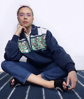 Bel Powley feet photo thumbnail