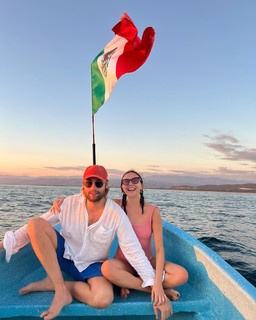 Bel Powley feet photo thumbnail