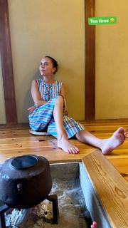 Bel Powley feet photo thumbnail
