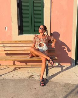 Bel Powley feet photo 4
