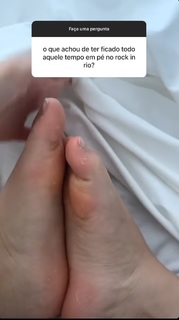 Bela Fernandes feet photo 3