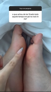 Bela Fernandes feet photo 8