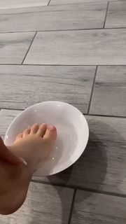Bela Fernandes feet photo 17