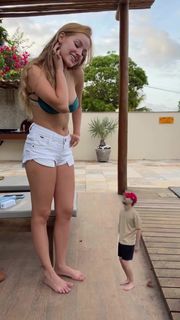 Bela Fernandes feet photo 1