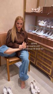 Bela Fernandes feet photo 1