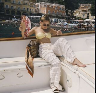 Bela Fernandes feet photo 1