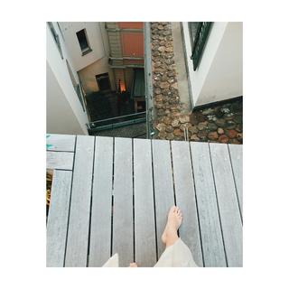 Bela Padilla feet photo 2