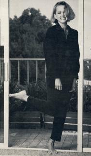 Belinda Carlisle feet photo thumbnail