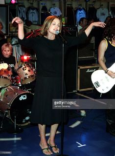 Belinda Carlisle feet photo thumbnail