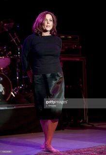 Belinda Carlisle feet photo thumbnail