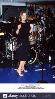 Belinda Carlisle feet photo thumbnail