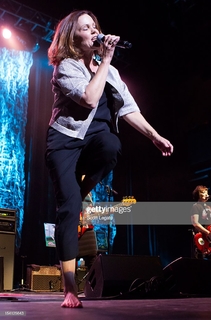 Belinda Carlisle feet photo thumbnail
