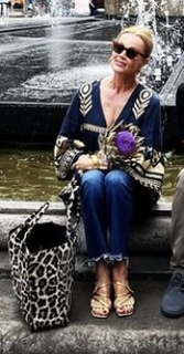 Belinda Carlisle feet photo thumbnail