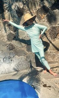 Belinda Carlisle feet photo thumbnail