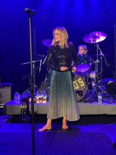 Belinda Carlisle feet photo thumbnail