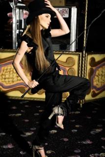 Belinda Peregrín feet photo thumbnail
