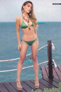 Belinda Peregrín feet photo thumbnail
