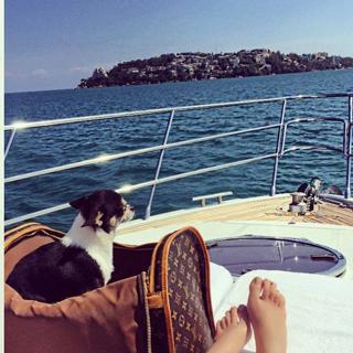 Belinda Peregrín feet photo thumbnail