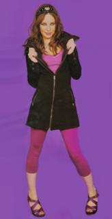 Belinda Peregrín feet photo thumbnail